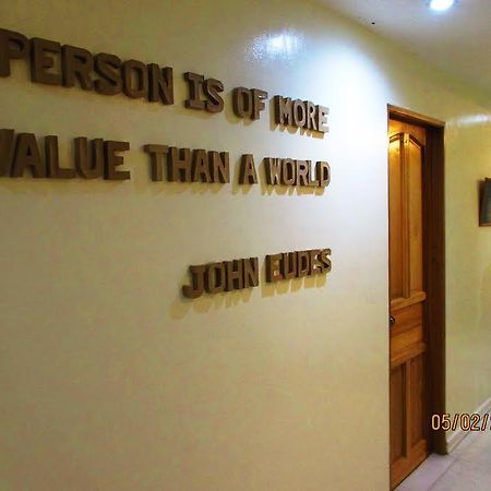 The Good Shepherd Hostel Makati City ภายนอก รูปภาพ